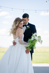 wedding couple first dance