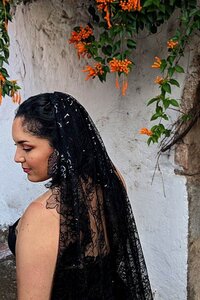 fingertip length black veil