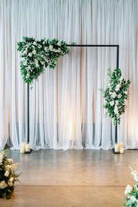Wedding ceremony backdrop from one day affair