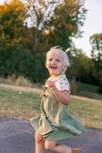 Family Photos at Minnehaha falls in Minneapolis Minnesota