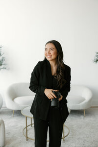 Abigail Anne Photography Storytelling Wedding Photographer in Colorado and Chicago — Headshot 138A9234