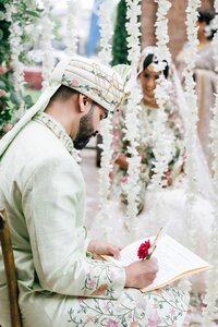 Chicago wedding pictures at Wrigley Building