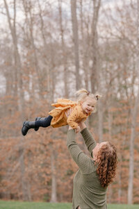 williamsburg, va family enjoys a family  photographer session at William & Mary