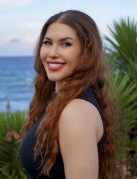 A headshot of Elizabeth West, a personal trainer in Boca Raton.