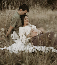 Long grass maternity session in perth 