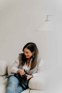 portret van lachende fotograaf