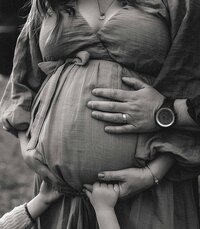 Feel the love and anticipation of welcoming a new member with this intimate maternity session by Everest Portraits, featuring tender family moments in the serene landscapes of the Pacific Northwest.