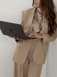 Work with Rose Prada, LA-based personal stylist specializing in closet organization, event styling, and tailored looks.