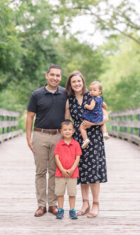 Family photographer in York and Hanover PA at the Rail trail
