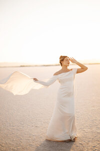 Bridal photos at the Bonneville salt flats