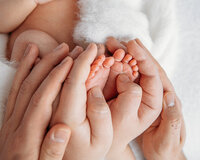 OKC newborn photographer. Newborn toes.