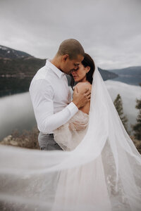 Lakefront wedding photos in Vancouver BC
