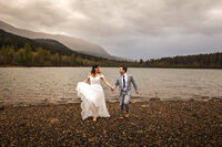 Immerse yourself in the stunning landscapes of the Pacific Northwest with our Cascade Mountain elopement photography. Explore images capturing adventurous couples as they embark on the journey of marriage amidst rugged peaks and serene forests.