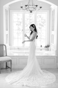 Scottsdale-Wedding-Photographer-and-Videographer-Private-Residence-Bride-HuffoWed-1106