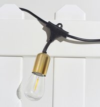 Outdoor bistro string light. 