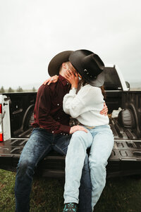 presley-gray-photo-montana-western-style-engagement-4000