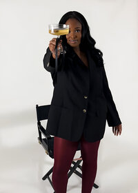 Daijah Janae teaching marketing and visibility for creative entrepreneurs on Her Higher Standard blog.