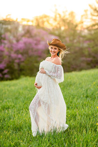 Harrisonburg maternity photography by Jenny Reid
