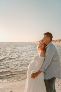 Navarre-beach-wedding-photographer-elopement-photographer-micro-wedding-pensacola-beach-Maternity-picutres-baby-moon