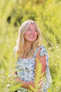 senior photos near lake in milwaukee