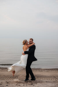 Lake-Ontario-Lakeside-Intimate-Wedding-13