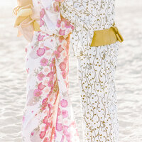 Silhouette of a couple in summer yukata embracing on the beach at sunset, captured from the waist down in Los Angeles | 夕日のビーチで浴衣を着たカップルがハグしている腰から下の写真 ロサンゼルス