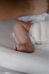 Newbornshoot thuis door familiefotograaf Julia de Groot uit Utrecht