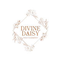 Diamond gold logo for Divine Daisy Photography