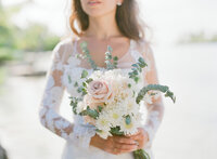 Elegant flowers of the bride, wedding details