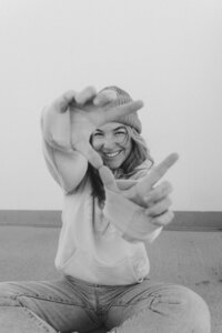 Bare Bones Photo photographer smiling outdoors in Seattle