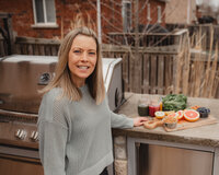 Personalized nutrition & fitness plans for women in perimenopause. Created by your holistic nutritionist & personal trainer, Sandra.