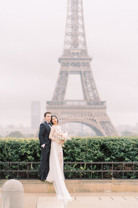 Romantic wedding photo in Paris with Eiffel Tower view