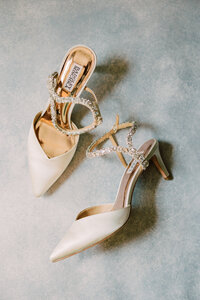 Bride's wedding shoes