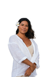 sierra bertini associate photographer, Amber. Wearing a white shirt in the photo in Maui