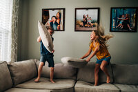 pillow fight ava and aidan