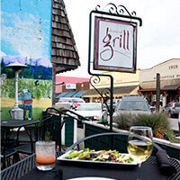 Outdoor Dining at Stanwood Grill Restaurant