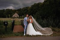 Elegante en spontane trouwfoto’s, perfect vastgelegd door trouwfotograaf Melissa Boer Fotografie.