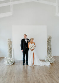 White Aspen Creative tiny wedding in Bend Oregon