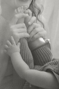 newborn fotograaf - zwangerschapsfotografie - videograaf - Sint-Niklaas - Pictures by Jess - mama en baby shoot