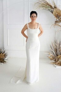 Crepe two-in-one wedding dress for ceremony and reception