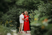 Capture the essence of blooming love with Minneapolis maternity photography at a butterfly garden. Shannon Kathleen Photography turns moments into timeless treasures. Schedule your session now!