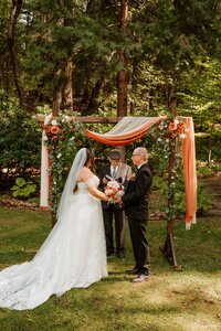 Newlyweds at the Altar | Photography by Jocelyn