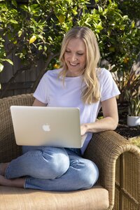 Contact Lori Lembcke | The Holistic Fix, Beverly Hills, CA