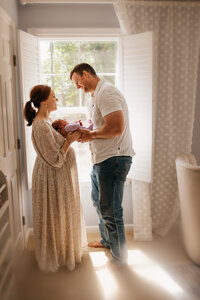 lifestyle newborn photographer kent island photographer