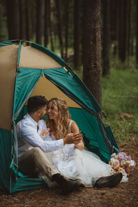 Liv Hettinga Photography is an elopement photographer in Canada, here is some information on the packages she offers and the pricing