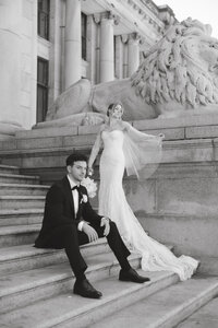 editorial-seaside-wedding-the-polygon-vancouver-vancouver-art-gallery-14