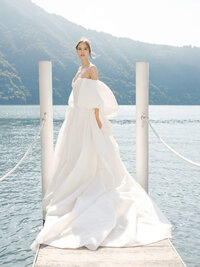 20-ktmerry-moniquelhuillier-fall2020-bridal-look17-theodora
