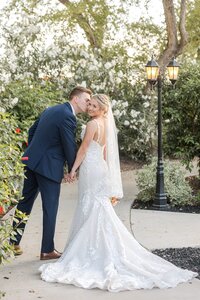 Phoenix-Wedding-Photographer-and-Videographer-Lindsay-Grove-Bride-and-Groom-DolyWed-1375