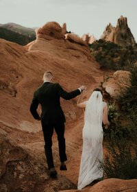 andres-molina-b5hZ0KFoLB0-unsplash