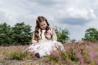 Meisje in de heide